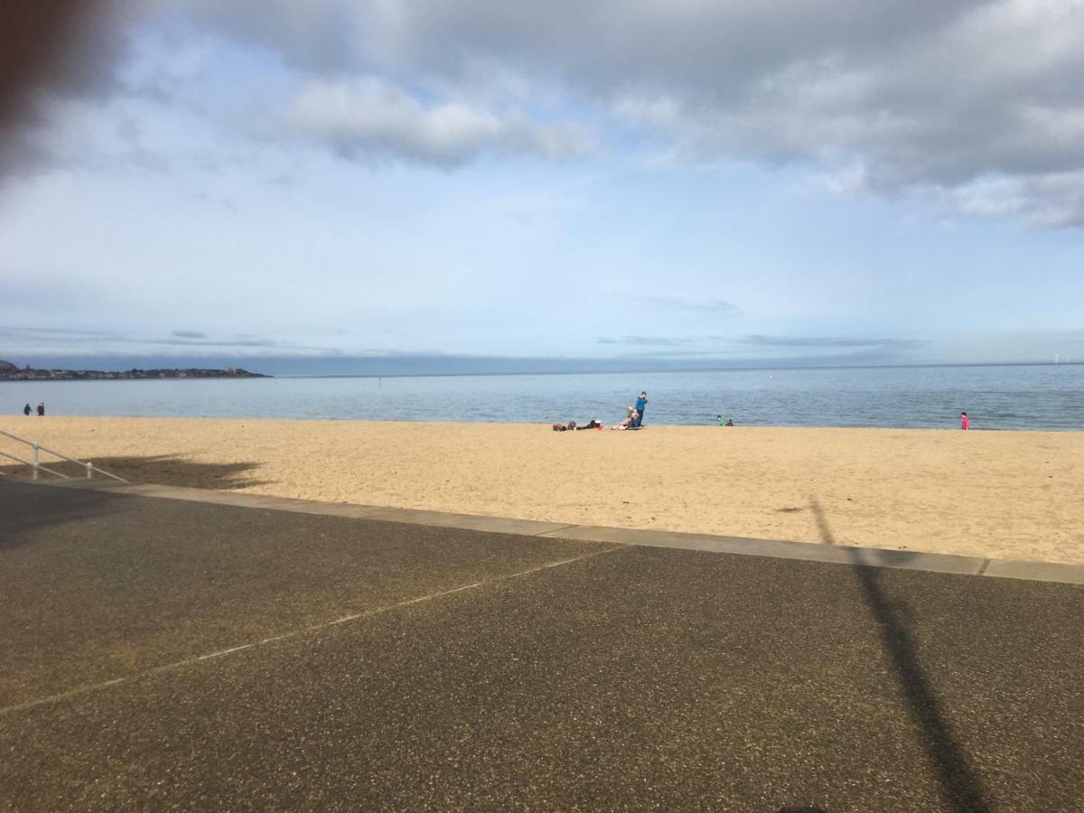 Flat 2 Opposite Travel Lodge Colwyn Bay Εξωτερικό φωτογραφία